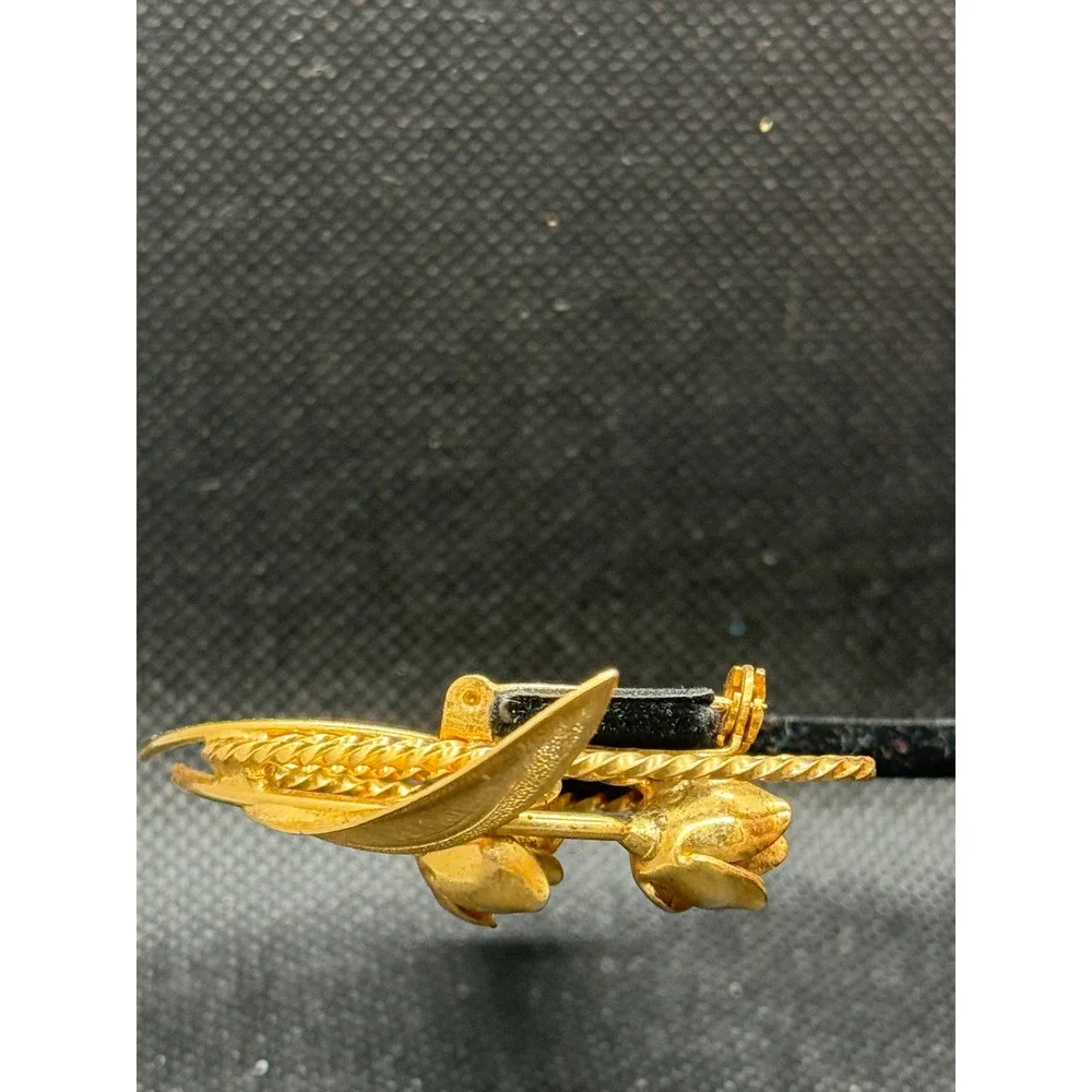 Vintage Gold Tone Tulip Floral Brooch Textured Leaf Rope Frame Pin